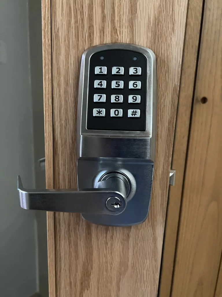 locksmith for apartment near by